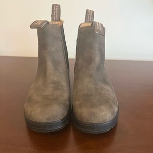 NEW Blundstones